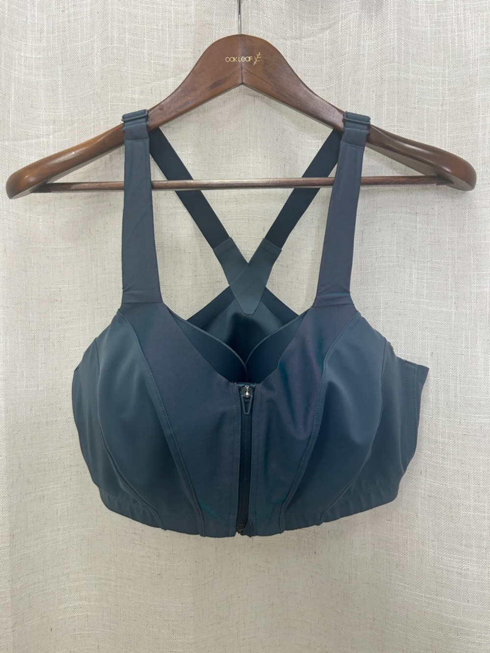 Victoria’s Secret On Point Gray Front-Zip Sports Bra Size 38DD